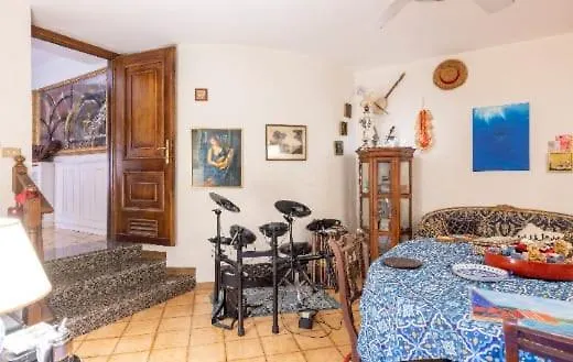 La Casa Magica Via Mameli Гостевой дом